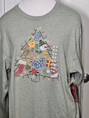 NWT Women's Large Long Sleeve Christmas Graphic Tee Tree Collage